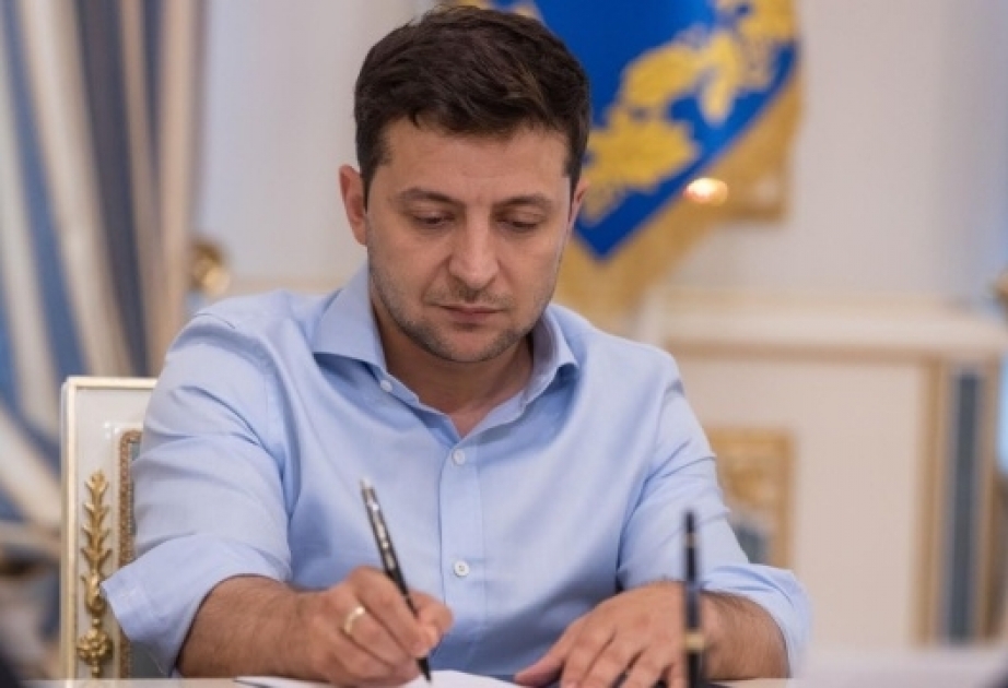 Ukrayna Prezidenti deputat toxunulmazlığının ləğvi barədə qanunu imzalayıb