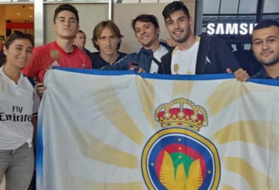 Modric estuvo con la Peña Madridista Bakú de Azerbaiyán