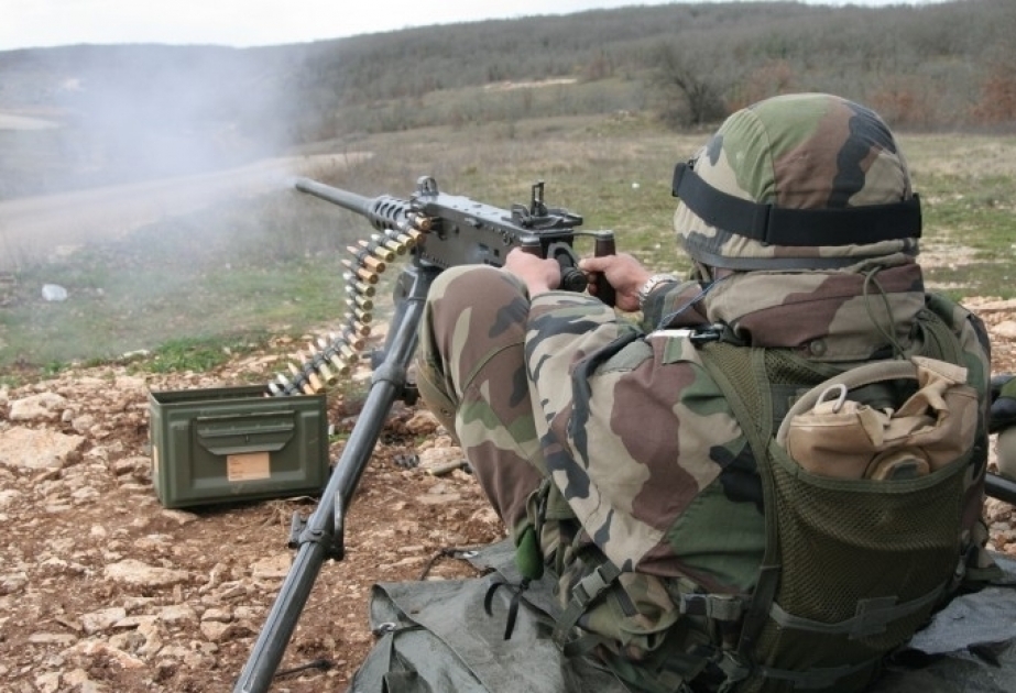 Verteidigungsministerium: Armenisch Einheiten beschießen aserbaidschanische Stellungen mit großkalibrigen Maschinengewehren