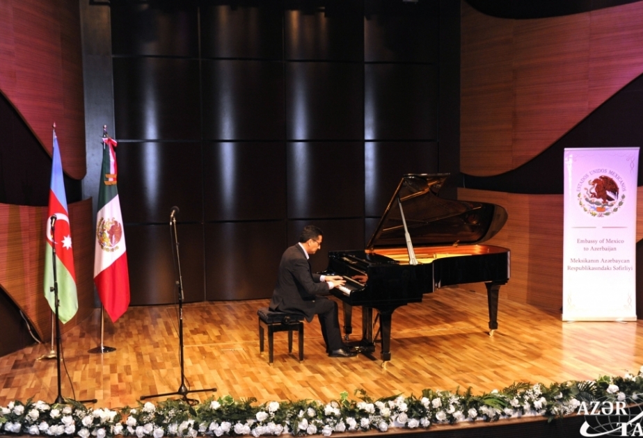 Sumgayit recibió calurosamente al pianista mexicano