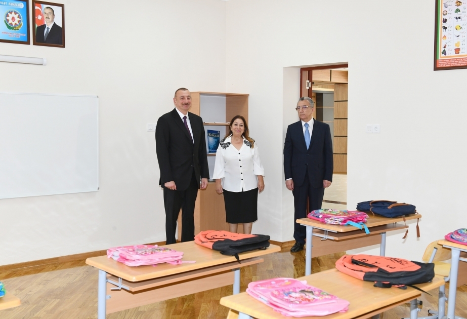 Ilham Aliyev inspectó la escuela en el distrito Surajaní después de las obras de reparación