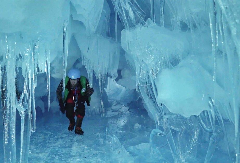 Украинские полярники нашли затерянную пещеру в Антарктиде