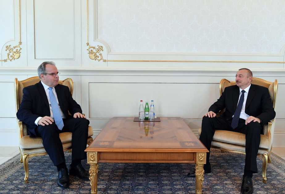 Präsident Ilham Aliyev empfängt neuen lettischen Botschafter VIDEO