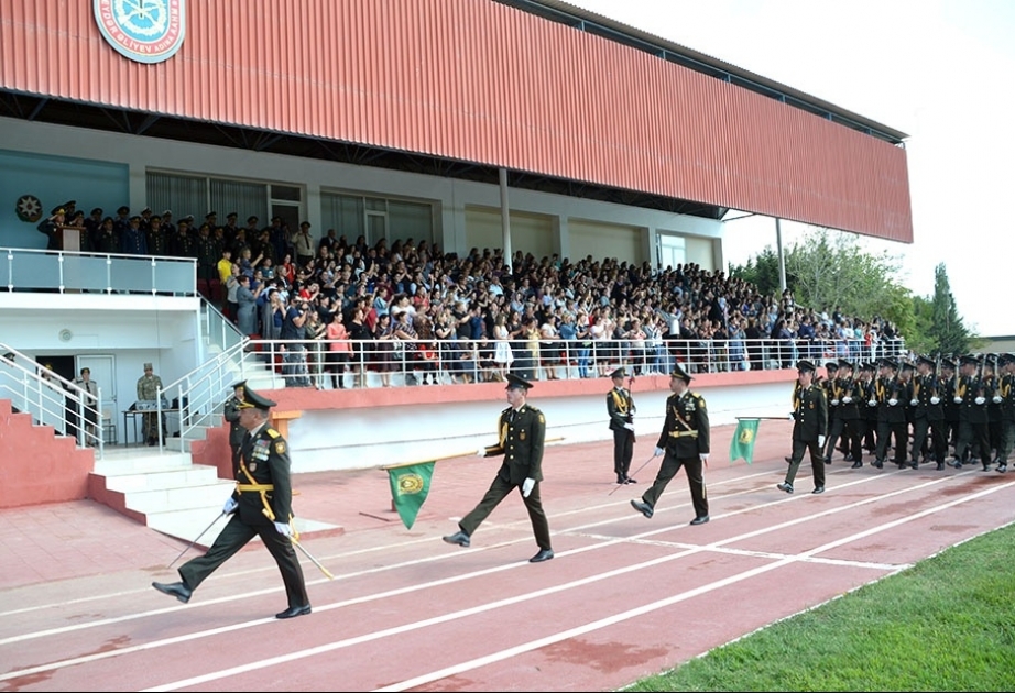Müdafiə Nazirliyinin xüsusi təyinatlı təhsil müəssisələrində andiçmə mərasimləri keçirilib