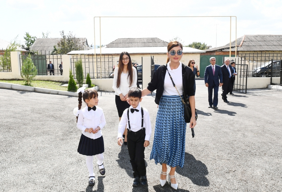 Erste Vizepräsidentin Mehriban Aliyeva weiht Kindergarten in der Stadt Ismayilli ein VIDEO