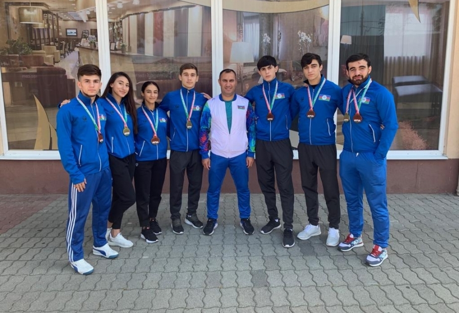 Karatecas cadetes y jóvenes azerbaiyanos ganaron 8 medallas en Hungría