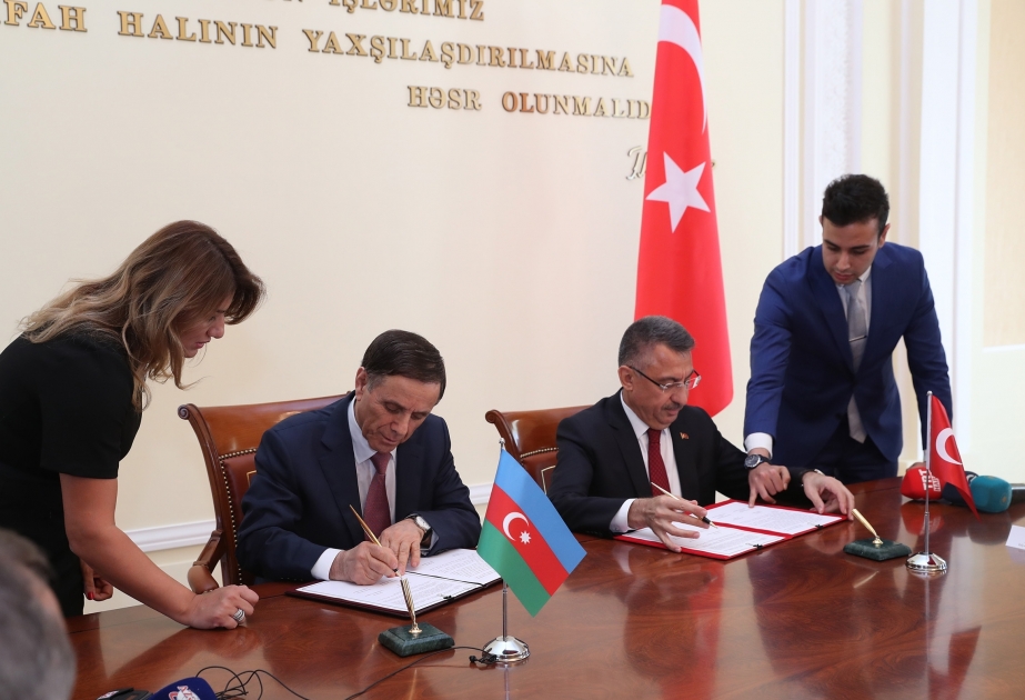 توقيع بروتوكول الاجتماع الثامن للجنة الأذربيجانية التركية الحكومية المشتركة حول التعاون الاقتصادي