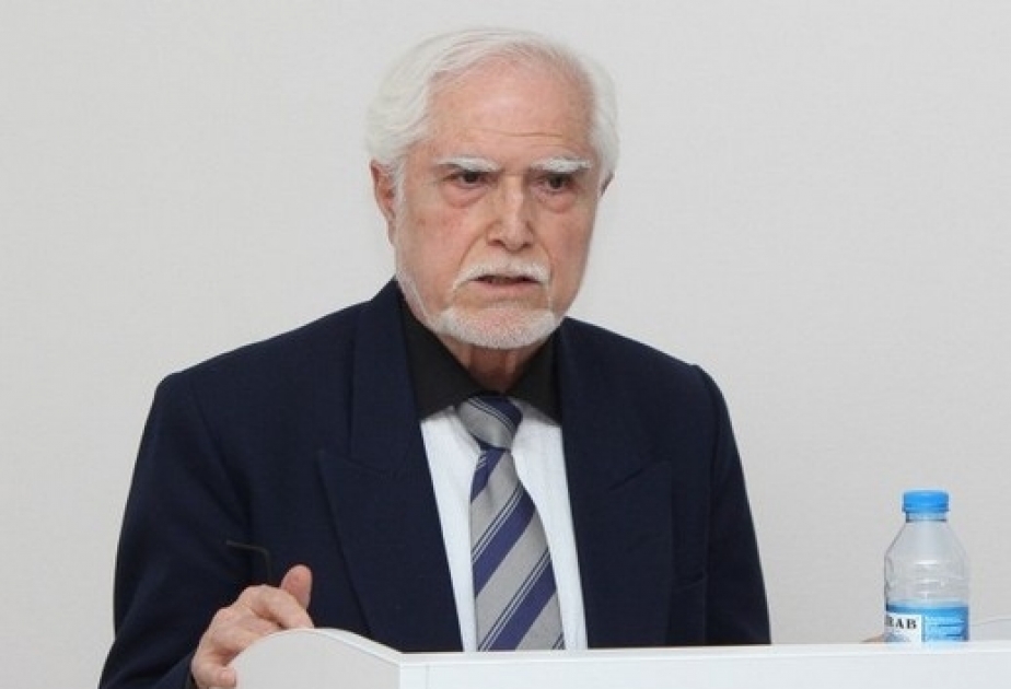 Профессор Шахин Фазиль завершил перевод произведения «Ахсан ат-таварих»