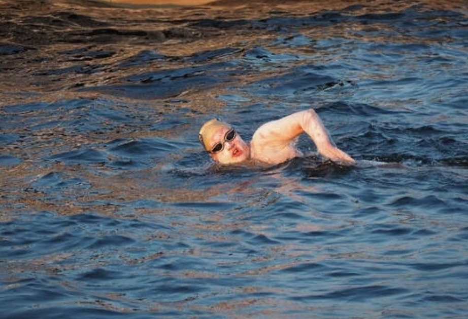 Ultra-Marathon-Schwimmerin Sarah Thomas bricht Weltrekord