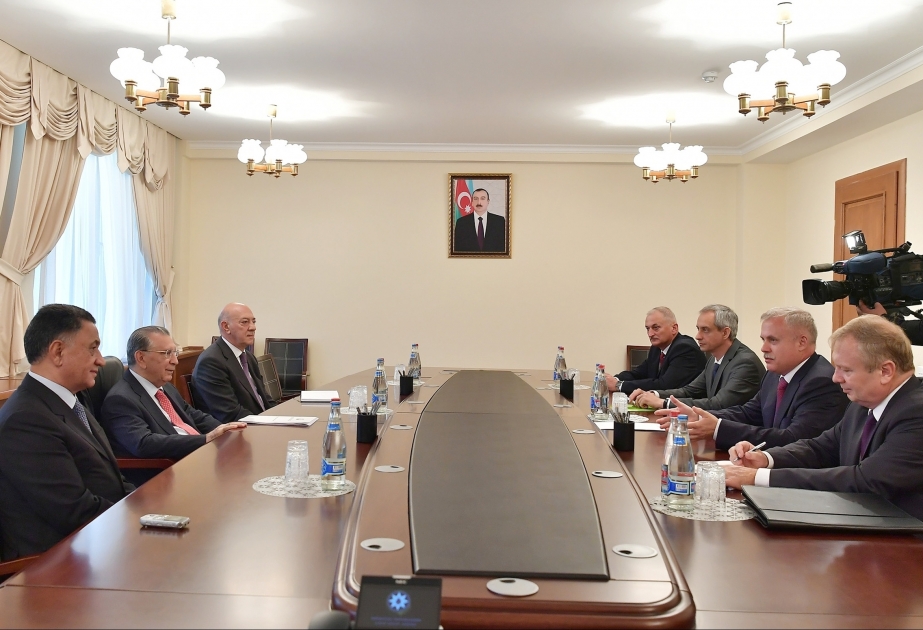 Head of Presidential Administration Ramiz Mehdiyev meets with delegation led by State Secretary of Security Council of Belarus