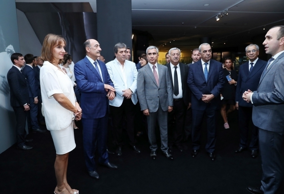 Ausstellung einzigartiger Weltmusikinstrumente im Heydar Aliyev Zentrum