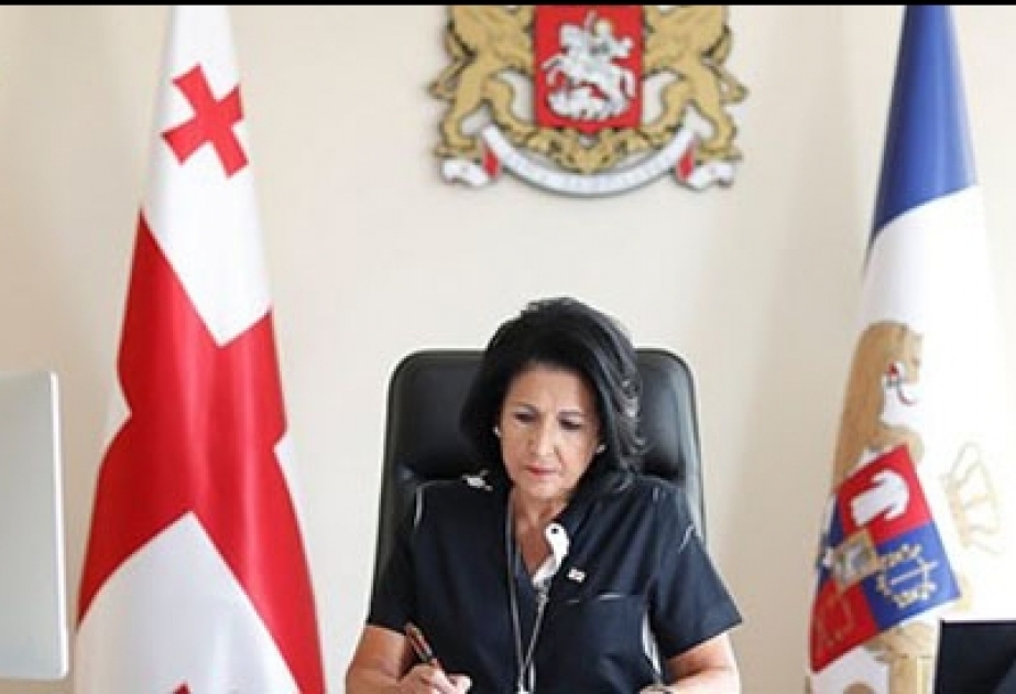 Gürcüstan Prezidenti məhbusların əfvinə moratorium qoyub