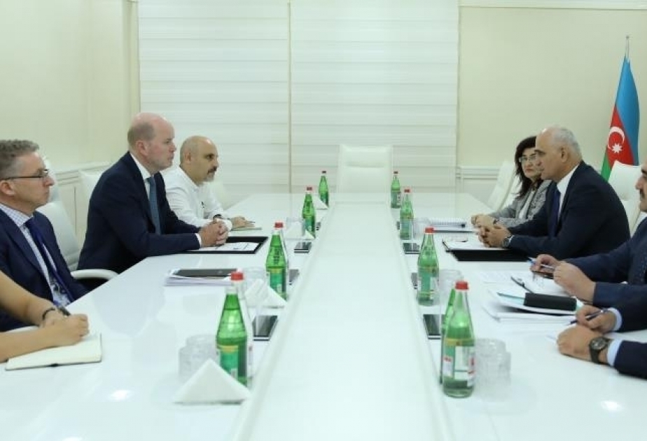 Azerbaiyán y BP discuten la producción conjunta de equipos para la industria del petróleo y el gas