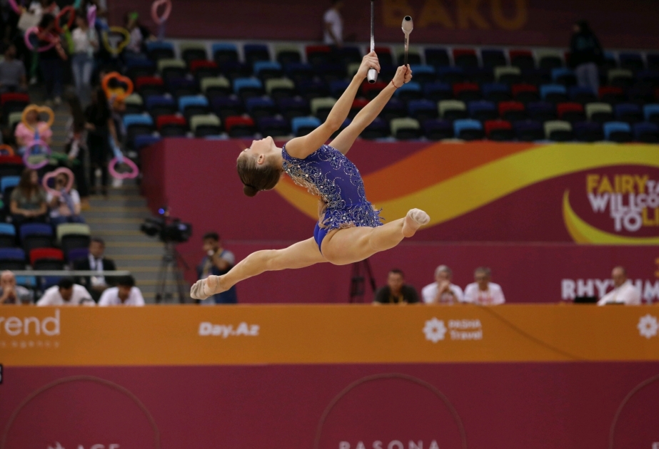 Азербайджанская гимнастка Елизавета Лузан выступила с булавами на чемпионате мира