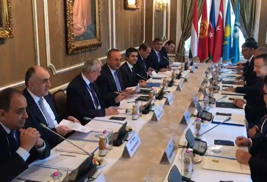 Le Conseil des ministres des affaires étrangères du Conseil turc se réunit à Budapest