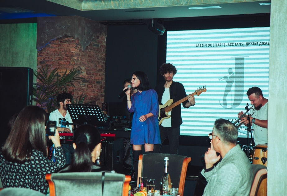 Präsentation von Website jazz.az in Baku