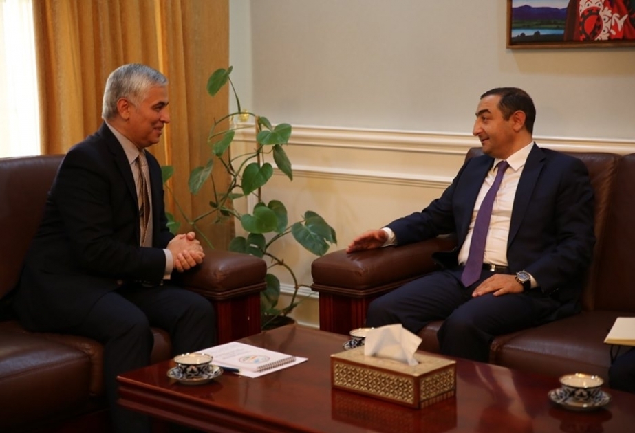 Azerbaiyán y Tayikistán discuten cooperación bilateral