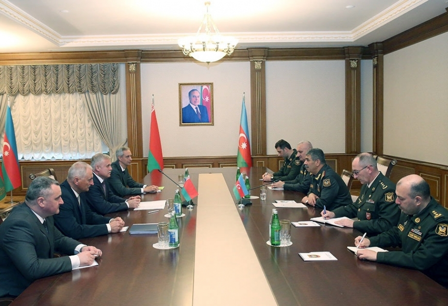 Zakir Hasanov se reúne con el secretario de Estado del Consejo de Seguridad de Belarús, Stanislav Zas