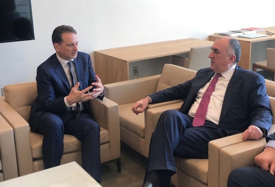 Canciller azerbaiyano se reúne con el comisionado general de UNRWA