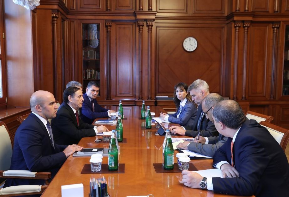 Premierminister Mammadov trifft Regionaldirektor der Weltbank für Südkaukasus