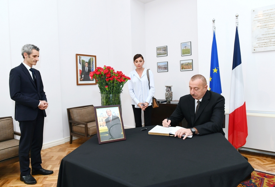 Azərbaycan Prezidenti İlham Əliyev Fransanın ölkəmizdəki səfirliyində olub, sabiq Prezident Jak Şirakın vəfatı ilə əlaqədar başsağlığı verib YENİLƏNİB VİDEO