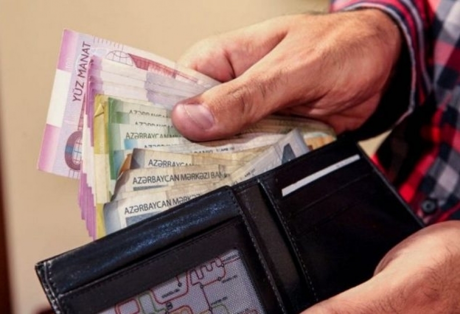 За семь месяцев в Баку среднемесячная заработная плата работников составила 819,4 маната