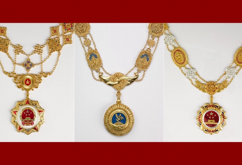Çində 42 nəfərə yüksək medal və fəxri adlar təqdim olunub