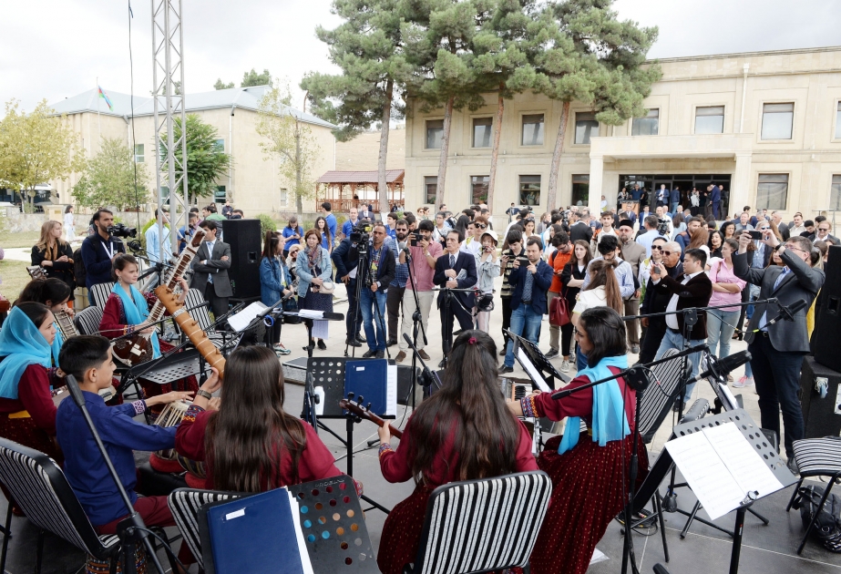 Nəsimi festivalı: “Şamaxı antologiyası” əlyazmasına dair sərginin təqdimatı olub