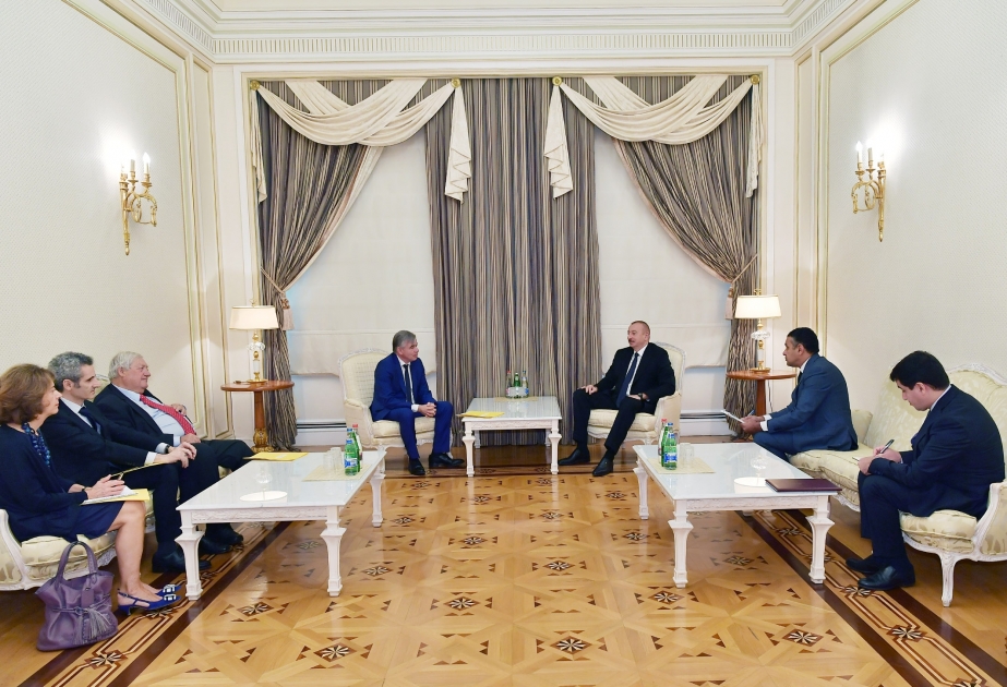 Prezident İlham Əliyev Fransa Senatının Fransa-Qafqaz dostluq qrupu sədrinin başçılıq etdiyi nümayəndə heyətini qəbul edib YENİLƏNİB VİDEO