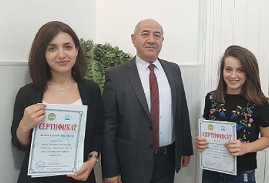 Gənc seysmoloqlar Tacikistanda məruzə ilə çıxış ediblər