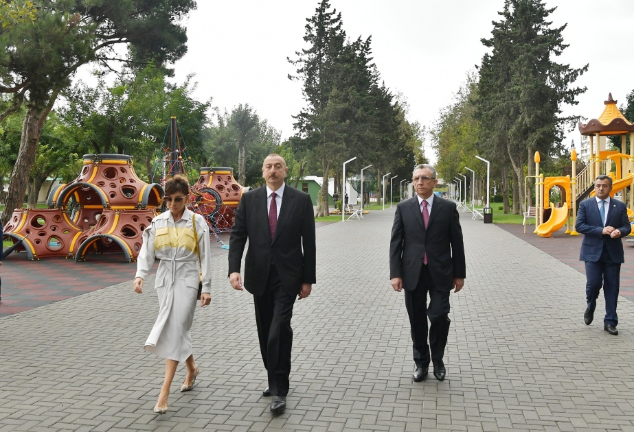 Präsident Ilham Aliyev besucht neu rekonstruierten Park in Baku VIDEO