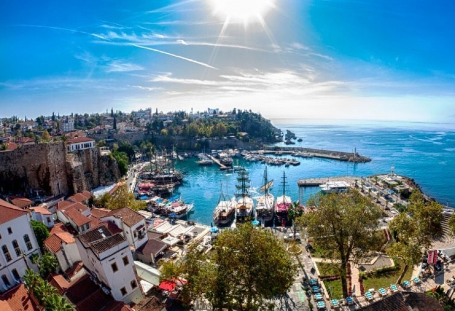Antalyanı bu il rekord sayda turist ziyarət edib