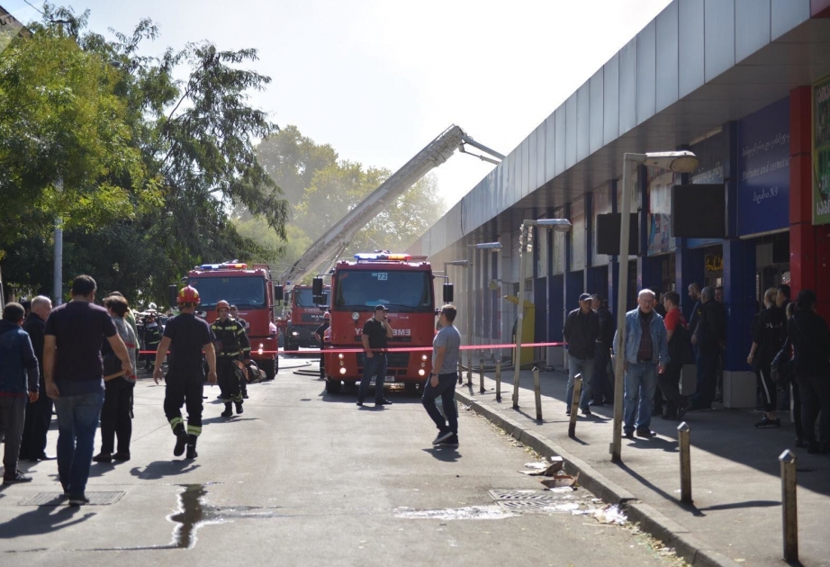 Tbilisinin dəmir yolu vağzalının yaxınlığındakı bazarda yanğın baş verib