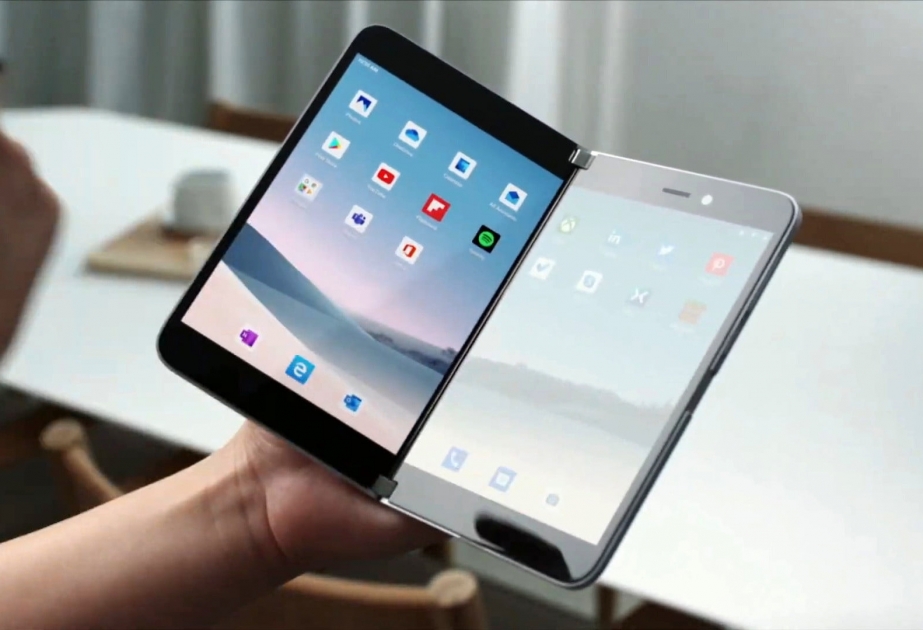 “Microsoft” Android sistemi ilə işləyən qatlanan telefonunu təqdim edib