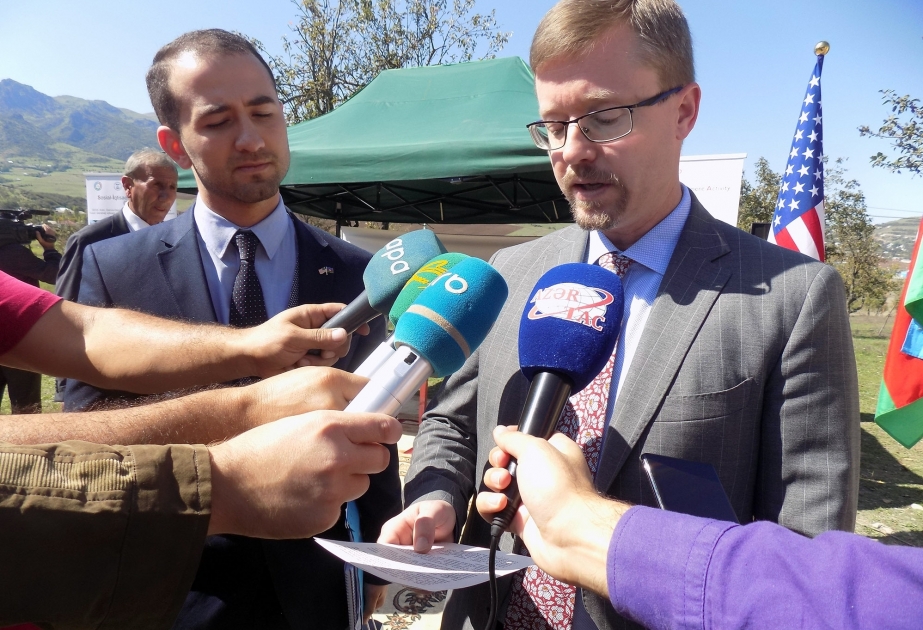 Jefe adjunto de la misión de EE.UU. en Azerbaiyán realiza visita a Lerik, Salyan