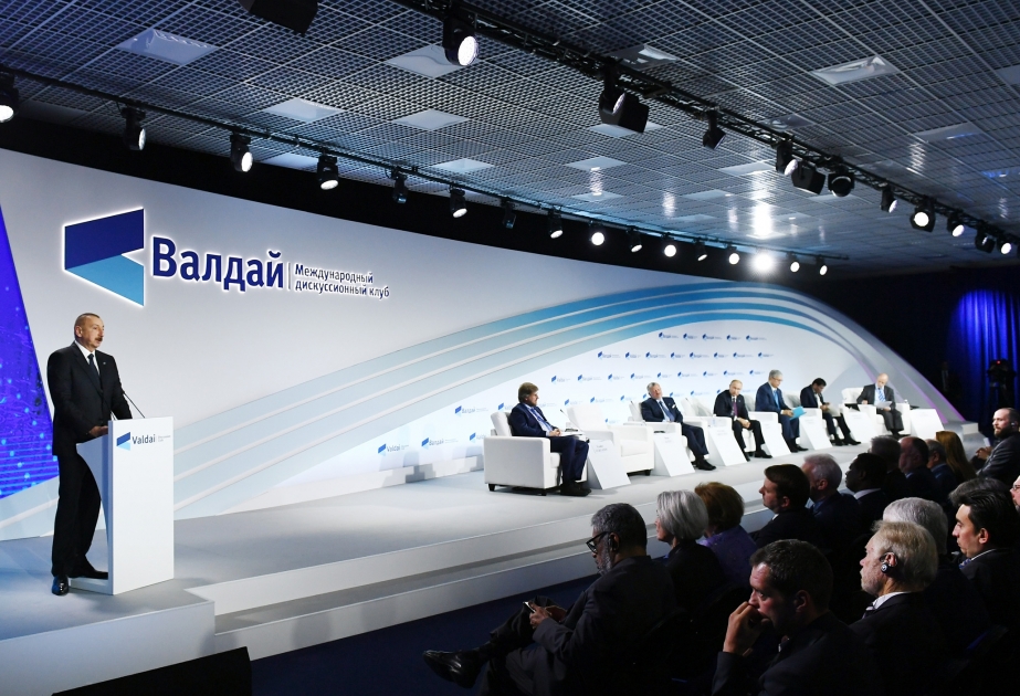 La session plénière de la 16e réunion annuelle du Club de discussion de Valdaï s’est tenue à Sotchi Le président Ilham Aliyev a participé à la session VIDEO