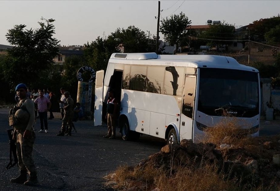 Türkiyədə avtobusun qəzaya düşməsi nəticəsində çox sayda hərbçi yaralanıb