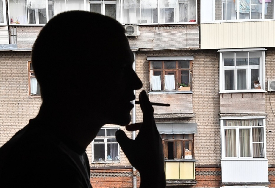 В России впервые оштрафовали за курение на балконе
