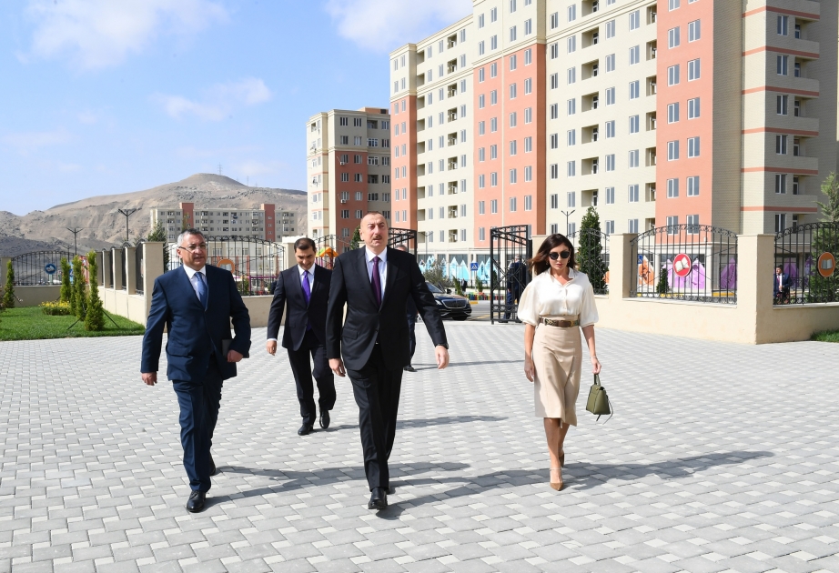 Президент Ильхам Алиев принял участие в открытии жилого комплекса «Гобу Парк-2», возведенного для вынужденных переселенцев  ОБНОВЛЕНО ВИДЕО