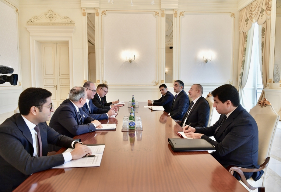 Entretien du président Ilham Aliyev avec une délégation menée par le ministre autrichien des Transports, de l’Innovation et de la Technologie VIDEO