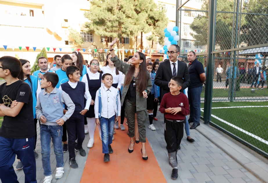 "Bizim həyət" layihəsi çərçivəsində abadlaşdırılan növbəti həyət istifadəyə verilib