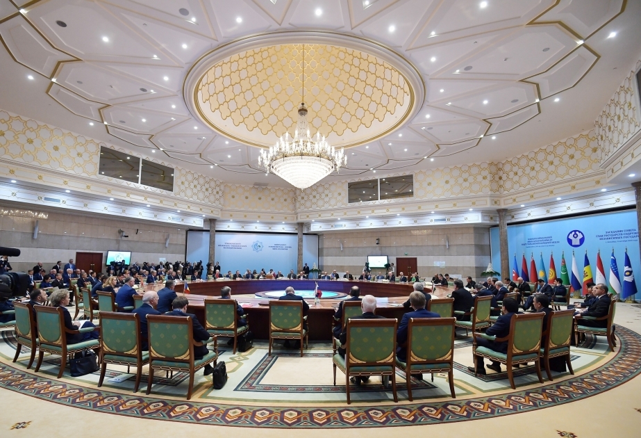 独联体国家元首理事会扩大会议在阿什哈巴德举行