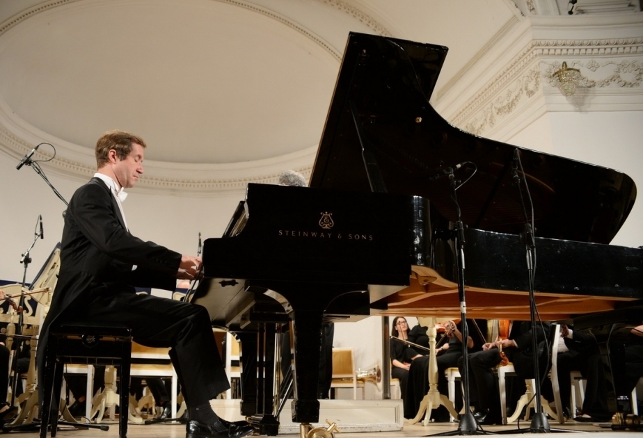 El reconocido pianista ruso actuó en Bakú