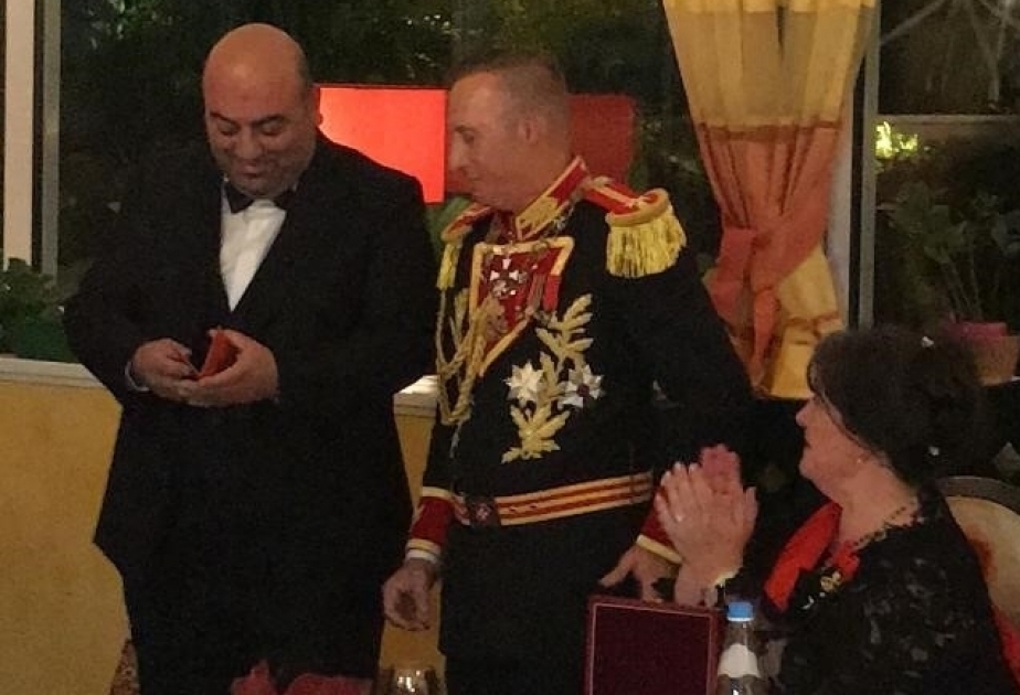 ®  Príncipe Don Thorbjorn Paternò Castello d'Ayerbe d'Aragona di Carcaci d'Emanuel recibe la orden de oro de “Amigo de Azerbaiyán”