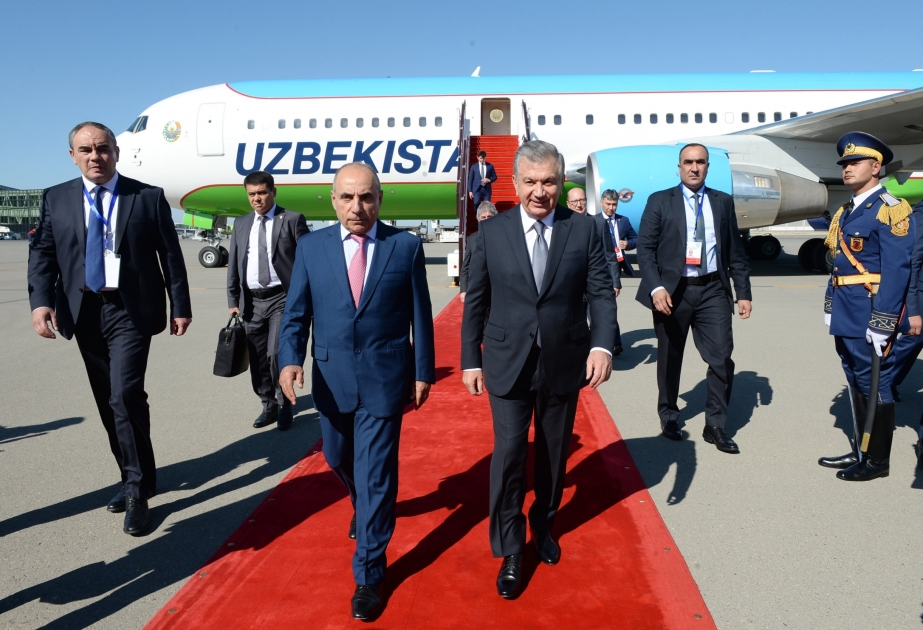Президент Узбекистана Шавкат Мирзиёев прибыл с визитом в Азербайджан
