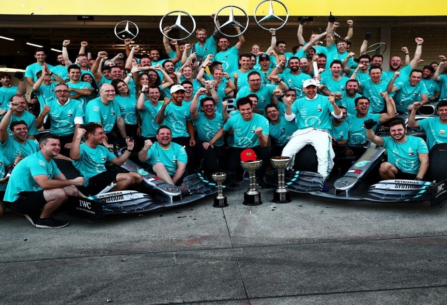“Mercedes” komandası ardıcıl altıncı dəfə F1 Konstruktorlar kubokunun qalibi olub