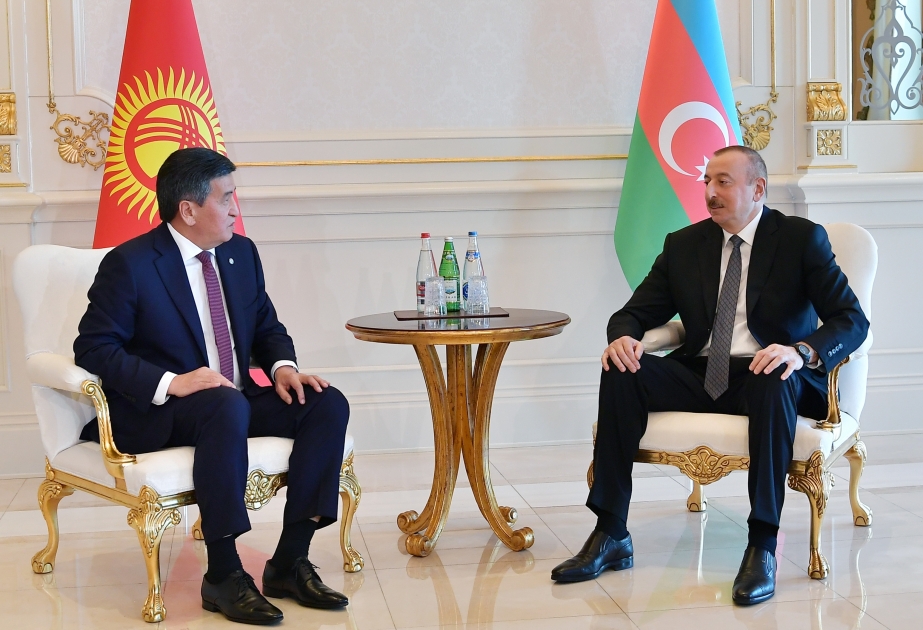 Le président Ilham Aliyev reçoit son homologue kirghiz Sooronbay Jeenbekov VIDEO