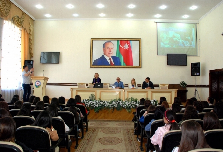 ®  Azercell meets with students of regional universities