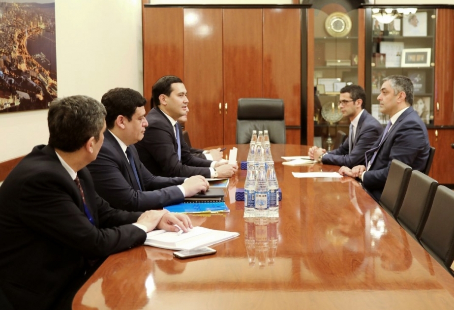L’Azerbaïdjan et l’Ouzbékistan discutent de leur coopération en matière de TIC