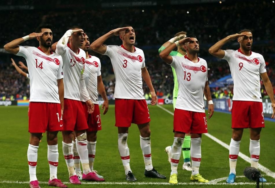 УЕФА открыл дело в отношении сборной Турции из-за провокационного поведения игроков